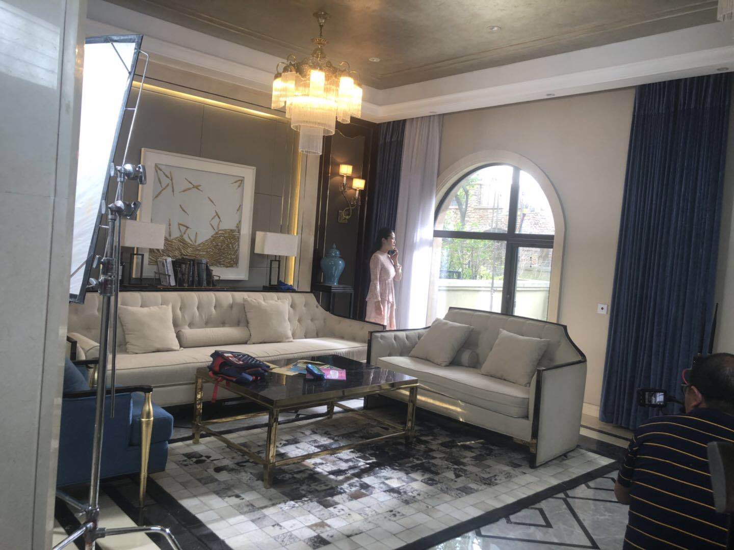 鄭州影視公司說(shuō)說(shuō)如何利用穩(wěn)定器實(shí)現(xiàn)畫面虛實(shí)可控